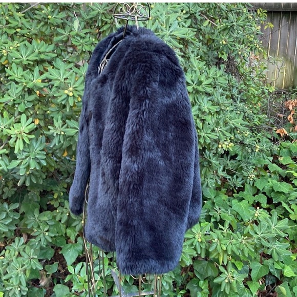 Lauren Conrad EUC Black Faux Fur Cropped jacket L - Picture 4 of 10